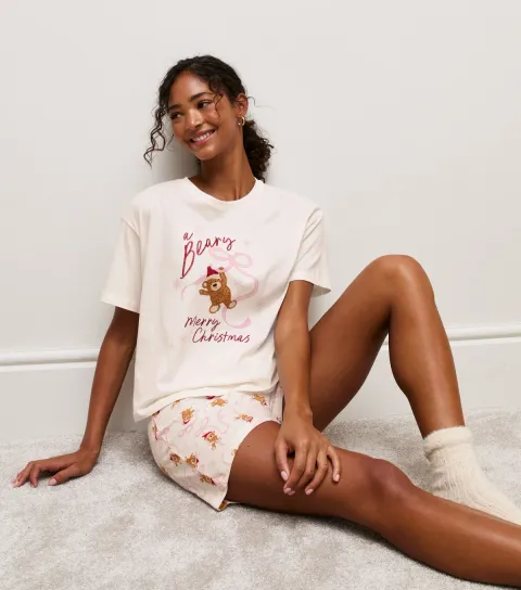 New Look Women's Cream Cotton A Beary Merry Christmas Print Pyjama Shorts Set