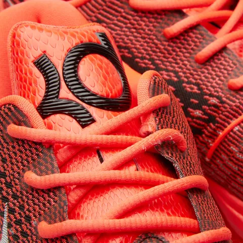 KD 8 'Bright Crimson'