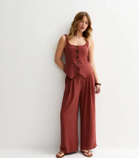 Women's Red Wide Leg Pleated Trousers