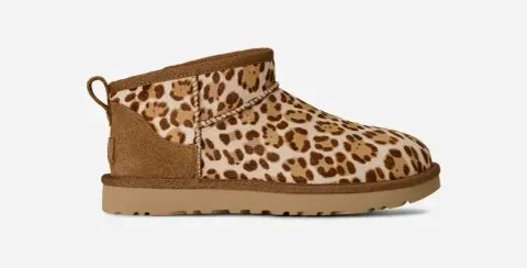 Classic Ultra Mini Plains Boot, Cow Hair/Wool