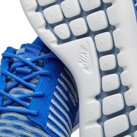 Roshe Two Flyknit