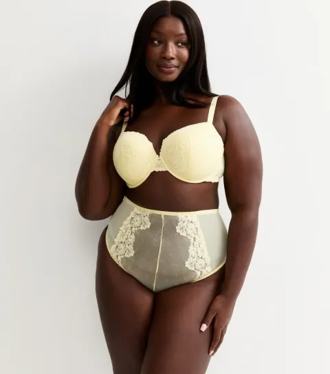 Women's Plus Size Light Yellow Floral Lace Plunge Bra Curves