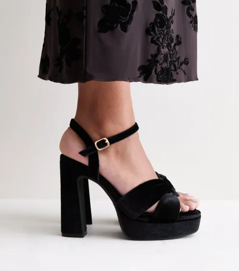 New Look Women's Black Velvet Knot Strap Platform Sandals Vegan