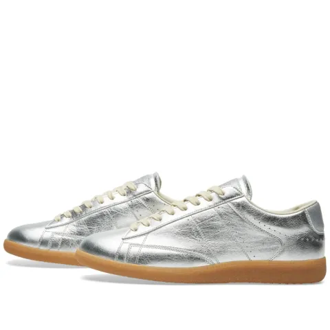22 Ace Low Laminated Sneaker