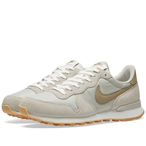 W Internationalist