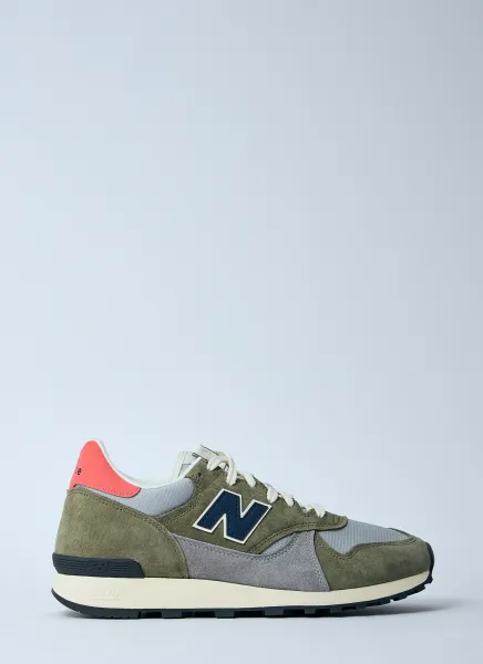 U475BA Sneakers