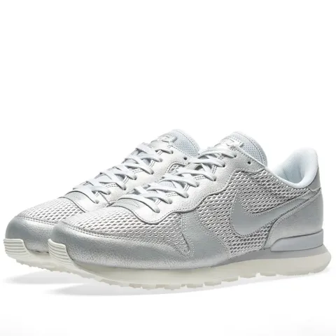 Internationalist Premium W
