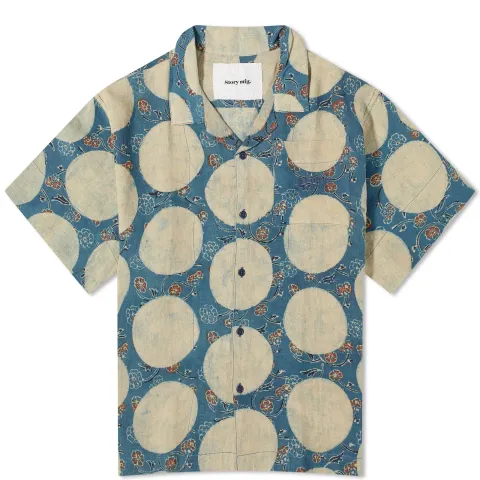 Story mfg. Moon Resist Greetings Short Sleeve Shirt