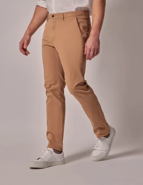 Hawes & Curtis Regular Fit Cotton Rich Stretch Chinos Tan