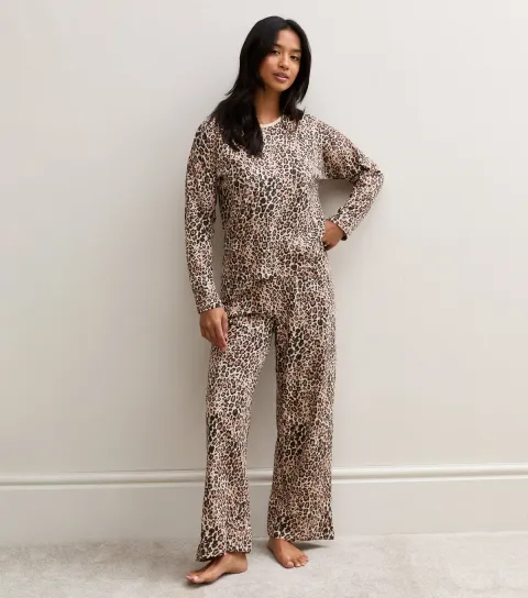 New Look Women's Petite Brown Cotton Leopard Print Long Sleeve Pyjama Set