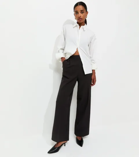 Women's Black Woven Straight Leg Pull On Trousers