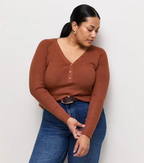 Women's Plus Size Rust Lightweight Rib Henley Top Curves
