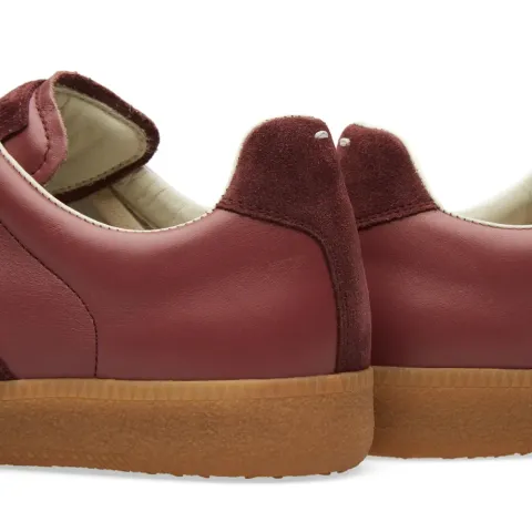 22 Replica Low Sneaker