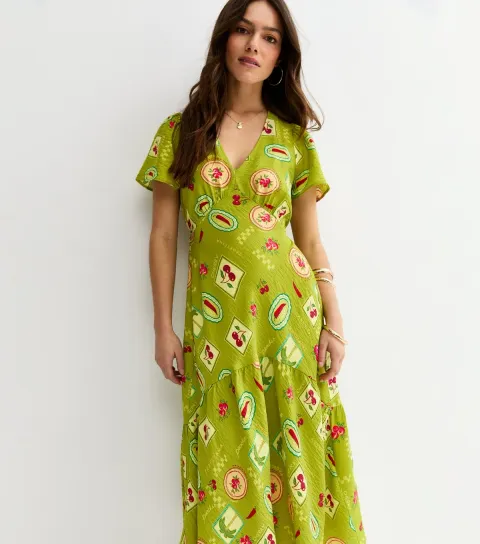 Women's Petite Green Fruit Print Tier Midi dress