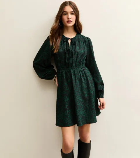 Women's Green Animal Print Crepe Tie Front Mini Smock Dress