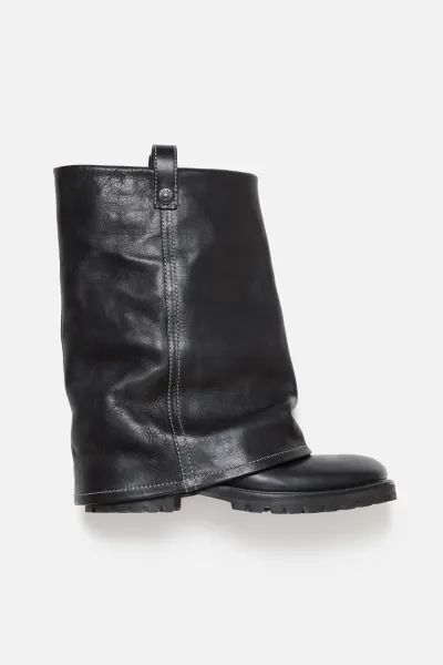 Folded leather boot