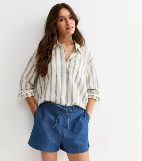Women's Petite Mid Blue Wash Chambray Pull On Shorts