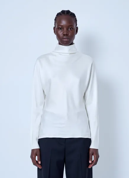 Minimal Waisted Top