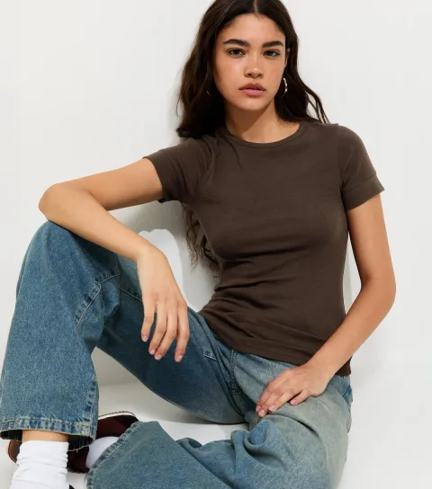 New Look Women's Dark Brown Cotton Rich Deep Cuff Fitted Crew Neck T-Shirt