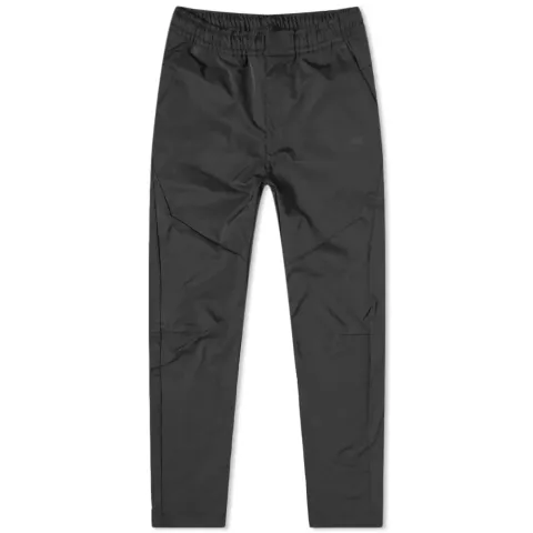 Nike Tech Essentials Commuter Pant