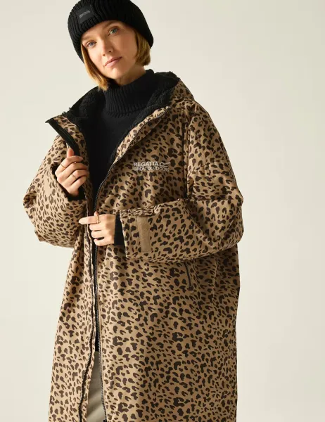 Regatta Waterproof Leopard Hooded Changing Robe Tan