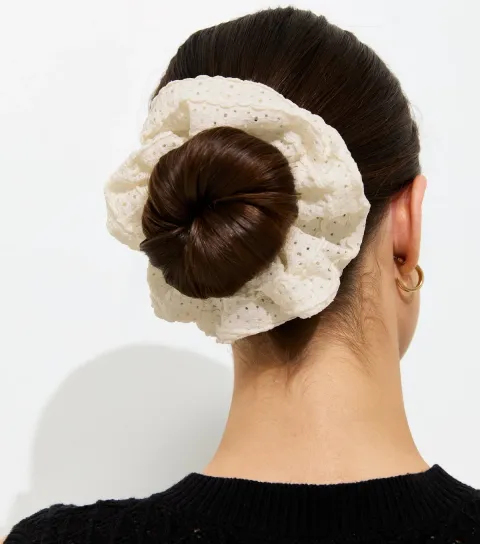 Cream Textured Crochet Scrunchie