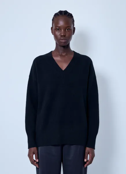 Classic V-Neck Jumper
