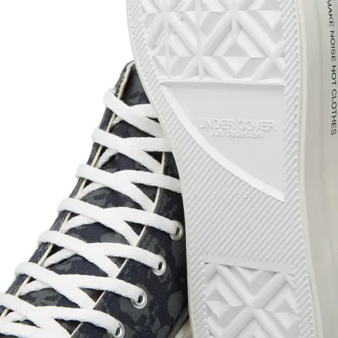 Skull Print High Sneaker