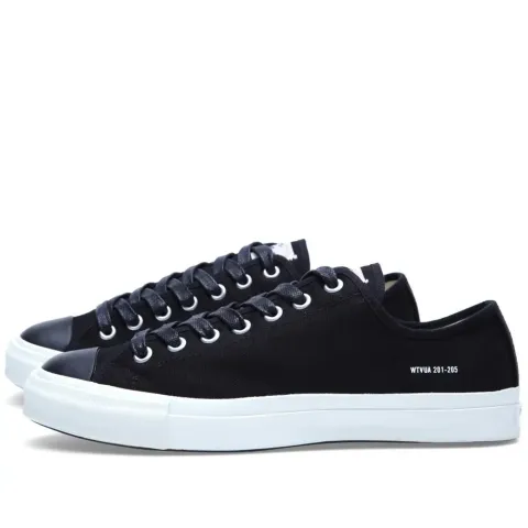Canvas Sneaker