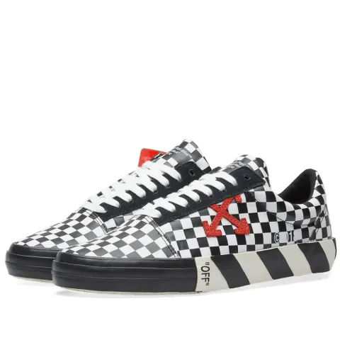 Check Low Top Sneaker