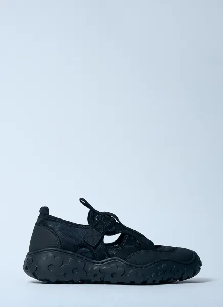 Aria Sneakers