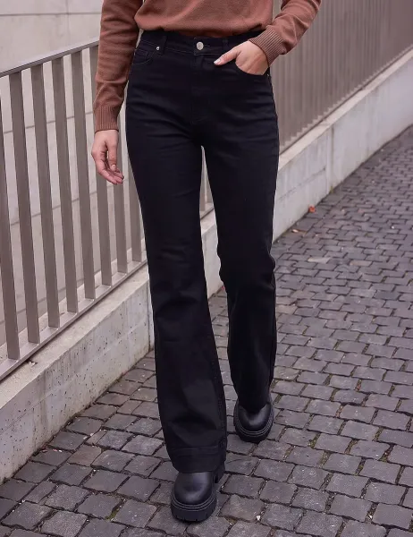 Roman Petite Mid Rise Flared Jeans Black