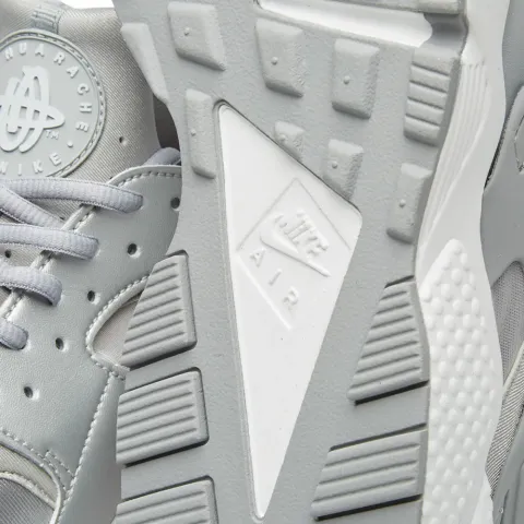W Air Huarache SE
