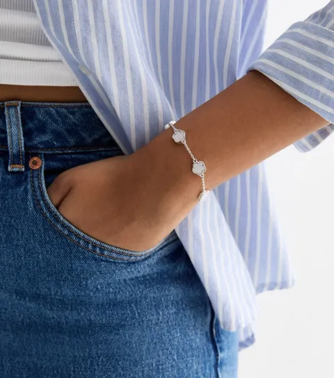 White Flower Fine Chain Bracelet