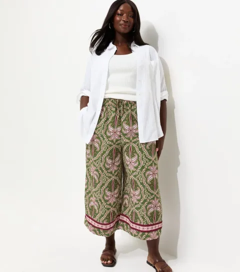 Women's Plus Size Green Paisley Print Cropped Trousers Curves