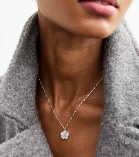 New Look Silver Plated Flower Necklace