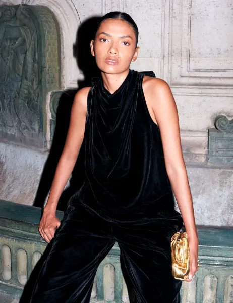Velvet Cowl Neck Regular Fit Vest Black