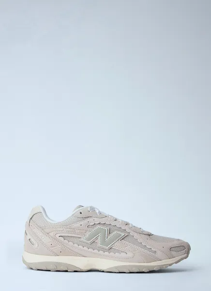 204L Sneakers