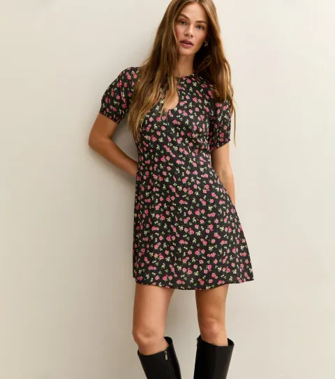 Women's Black Floral Short Sleeve Mini Dress