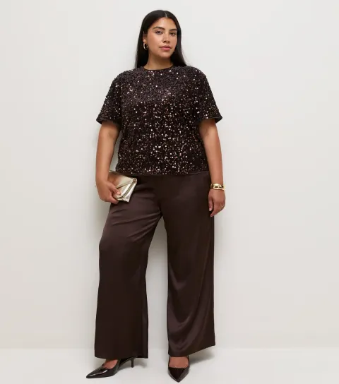 New Look Women's Plus Size Dark Brown Velvet Sequin T-Shirt Curves