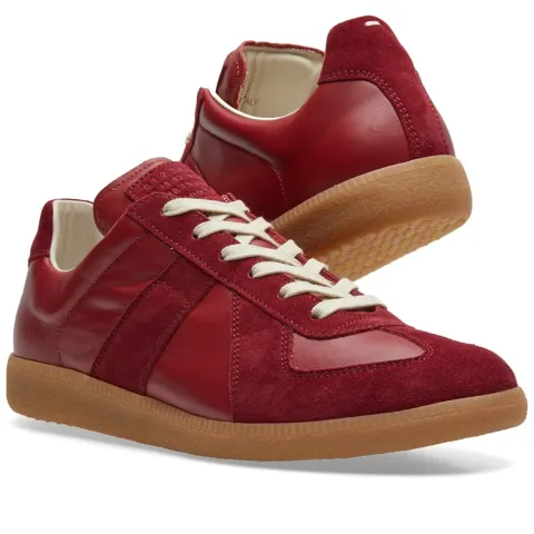 22 Replica Low Sneaker