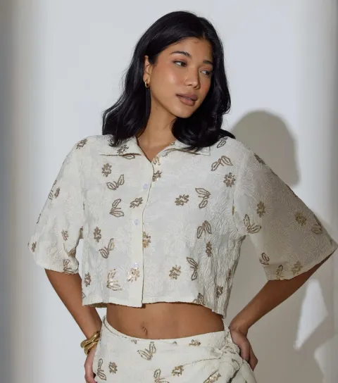Women's Oatmeal Sequin Floral Short Sleeve Shirt