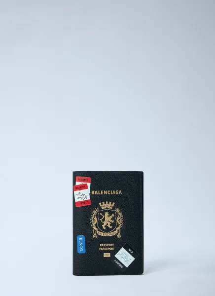 Grain Leather Passport Holder