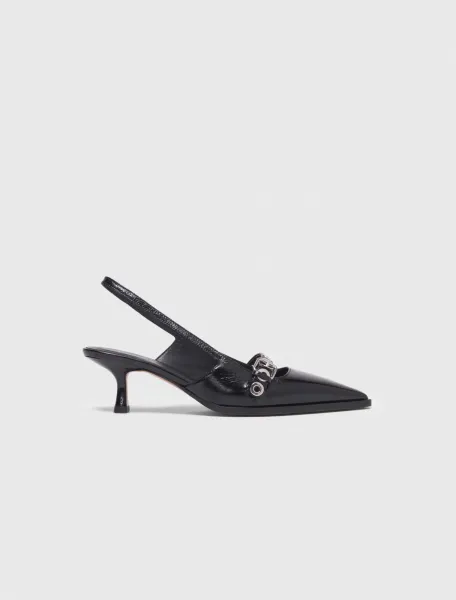 Leather pumps with eyelet strap