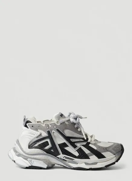 Runner Sneakers