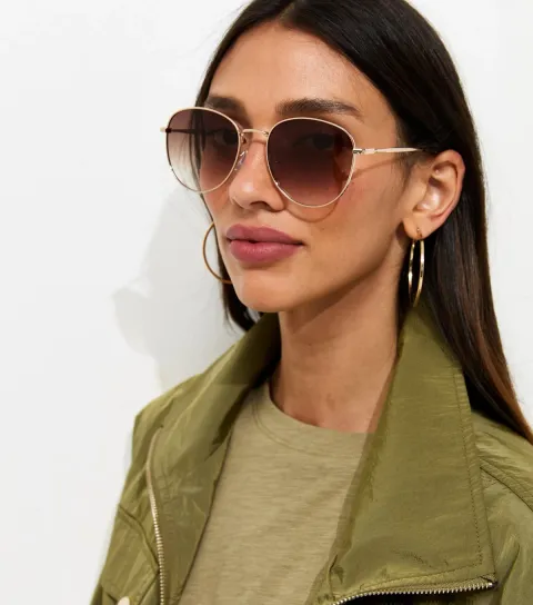 Gold Tone Round Frame Sunglasses