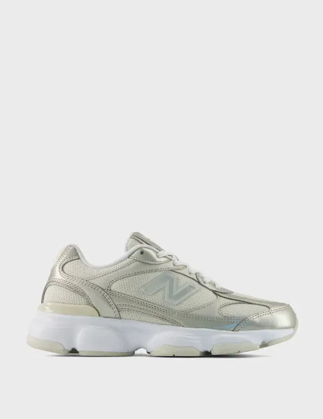 603 Trainers With Suede Accents