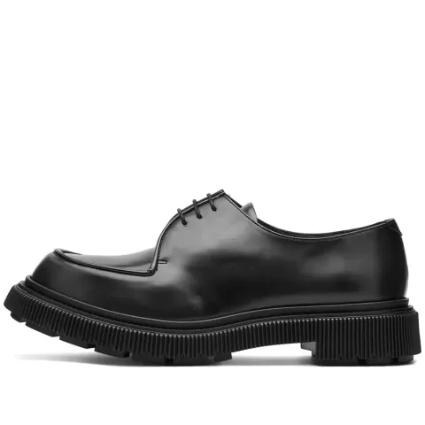 Type 124 Shoe