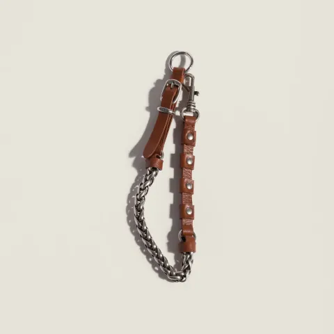 Leather and metal key ring trick