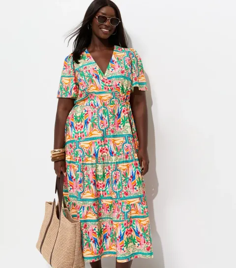 Women's Plus Size Multicolour Parrot Print Crepe Wrap Dress Curves